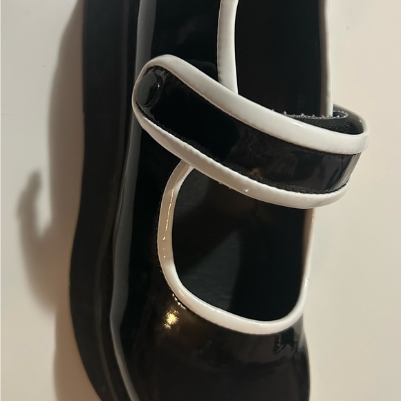 Black and White Mary Jane Platform Shoes - Picture 4 of 5